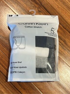 NWT 6/7 Calvin Klein boys boxer briefs size small 6 7